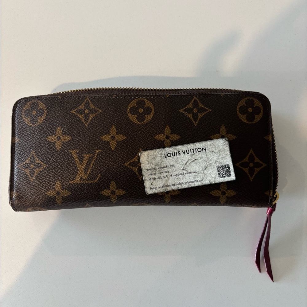 Louis Vuitton Clemence wallet fuschia interior!